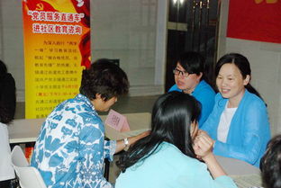 通江實小黨員服務進社區 直通車開到家門口，教育咨詢暖人心